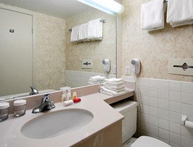 Ramada By Wyndham North & Conference Center