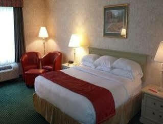 Ramada By Wyndham North & Conference Center